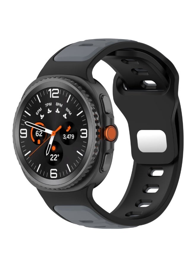 سوار سيليكون لساعة سامسونج جالاكسي 8 مقاس 40 مم و44 مم / ساعة جالاكسي 8 كلاسيك مقاس 46 مم، سوار رياضي ثنائي اللون - (رمادي/أسود) - Image 2